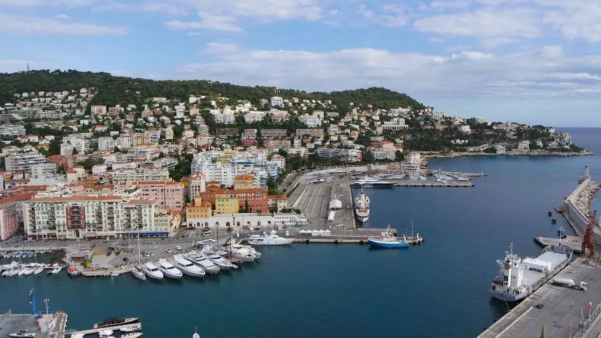 Why choose Navélia yacht charters in Nice
