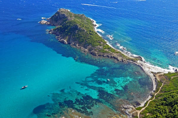 Cap Taillat — yacht anchor spot near Saint-Tropez